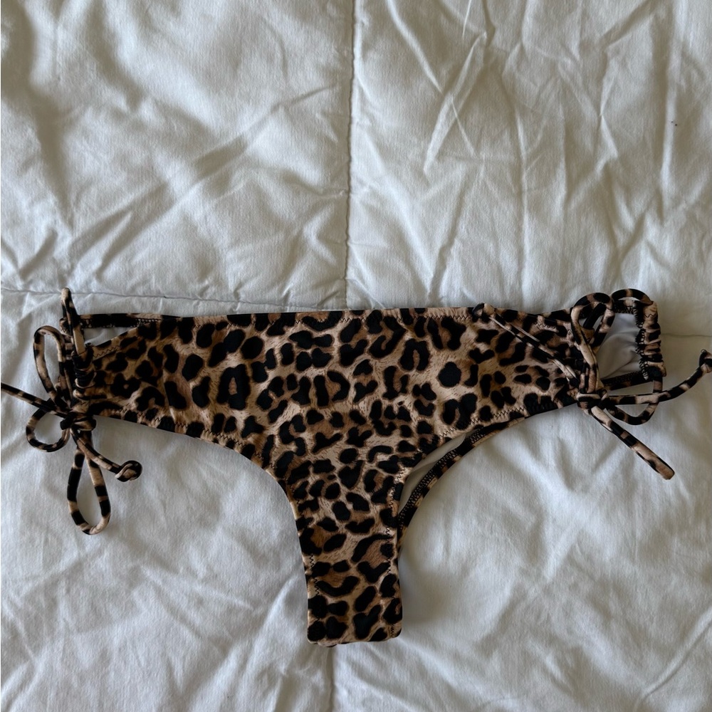 PINK Victoria's Secret Animal Print Cheeky Bikini Bottom